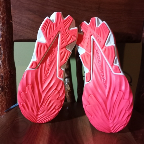 NWT Under Armour Charged Screamjet 3 - Picture 7 of 8